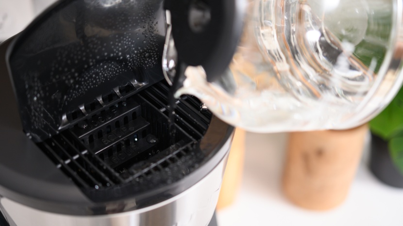 bunn heat n&#039; brew programmable - this grate over the water tank causes some water backsplash when...