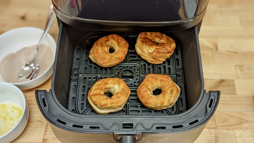 dreo pro max - here are the test donuts, pre-glaze.