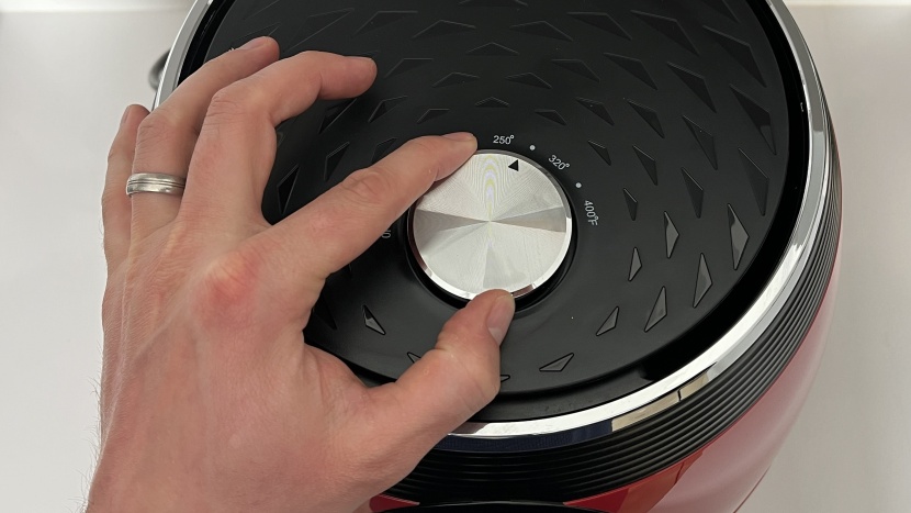 dash deluxe electric - the temperature dial is found on the top of the deluxe electric.