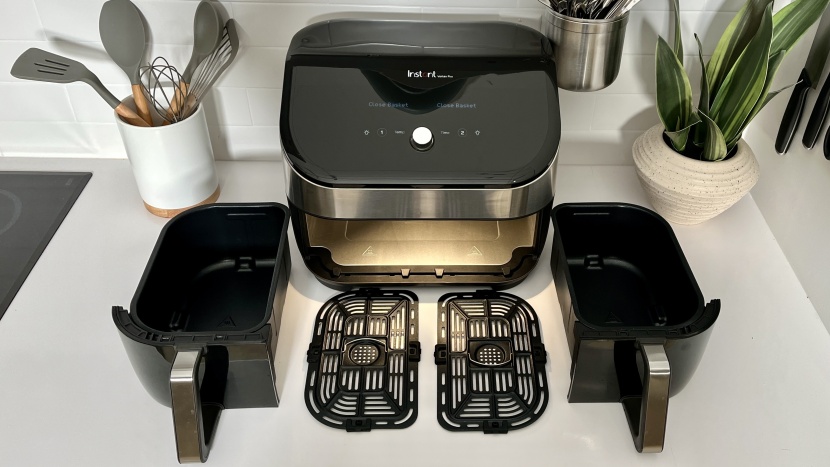 instant vortex plus xl - the trays come out easily, which makes wiping down a simple task.