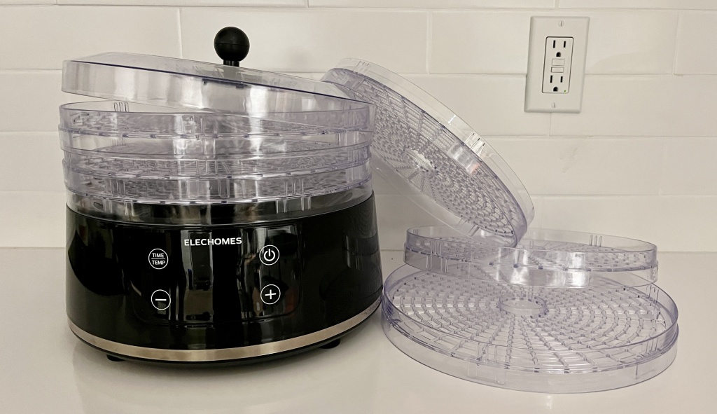 elechomes 6-tray dryer - we've found that dehydrators with stackable plastic trays are the...