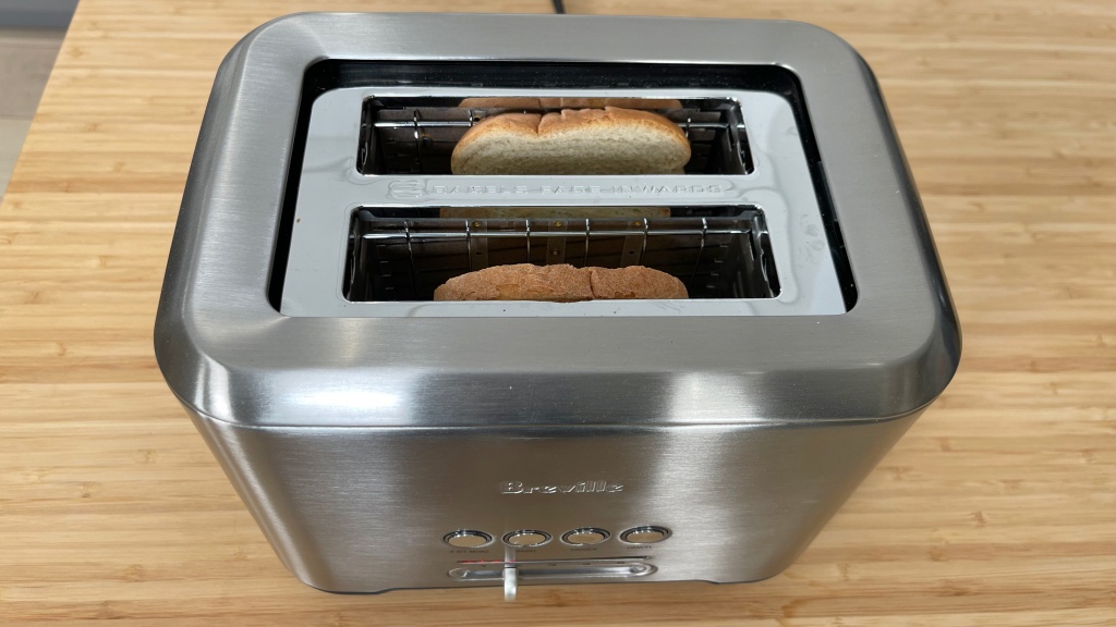  Breville BTA720XL Bit More 2-Slice Toaster, Brushed Stainless  Steel: Home & Kitchen