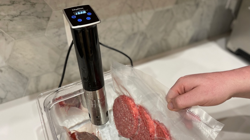 keylitos sous vide cooker - frozen patties are no match for the keylitos, as it heats up quickly...