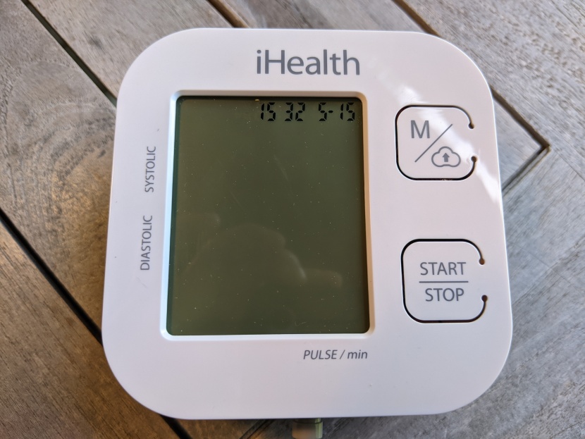 ihealth track smart - it&#039;s easy to access past data by pressing the &quot;m&quot; button. to save...