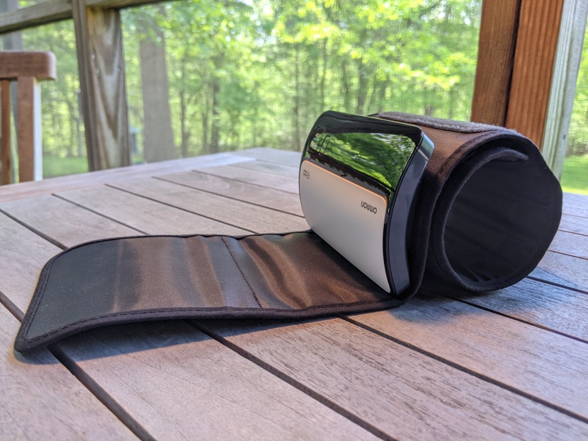 omron evolv wireless - the evolv&#039;s best feature is its streamlined nature.