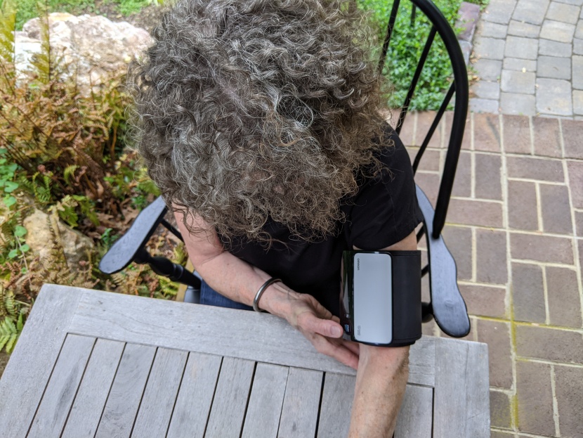 omron evolv wireless - one of two buttons on the evolv will prompt a pressure reading.