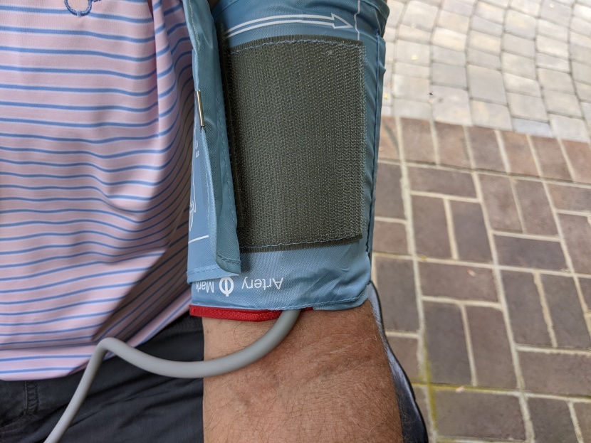 having a clear artery marking on the cuff helps you place it...