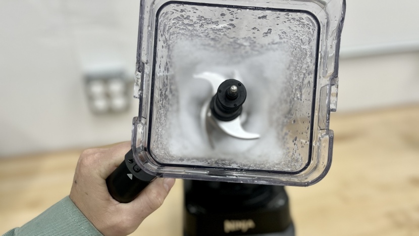 ninja professional plus bn701 - check out this ice crushing ability, perfect for margaritas.