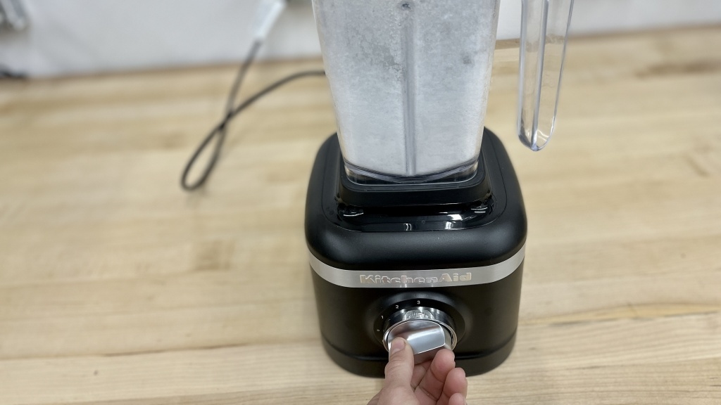 KitchenAid 3-Speed Ice Crushing Blender with 2 Personal Blender Jars in  White