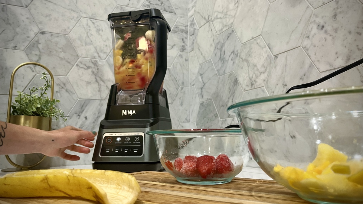 Ninja Professional Plus BN701 Review (Ninja Professional Plus BN701 glam shot)