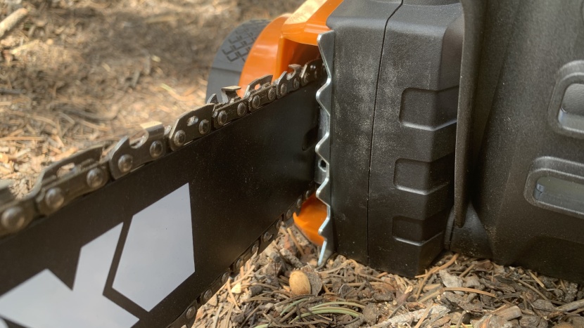 metal bucking spikes help with leverage while making cuts.