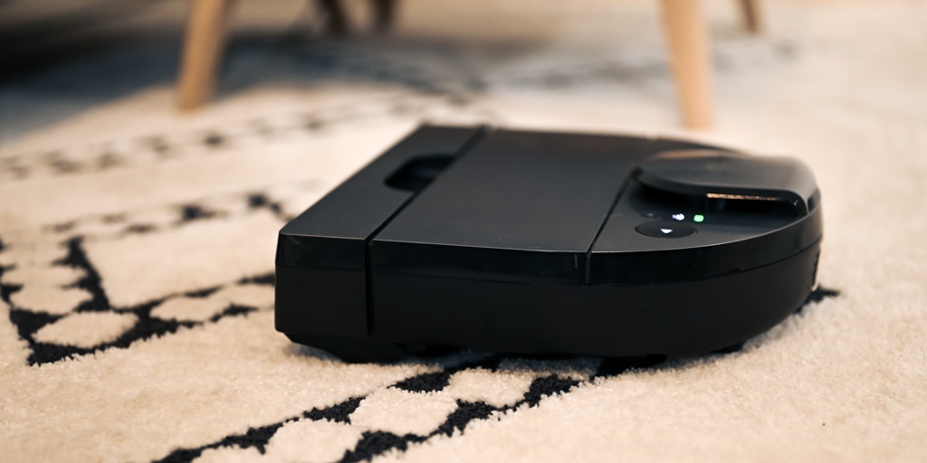 neato d10 intelligent - a good-looking, but overall lackluster robot vacuum.