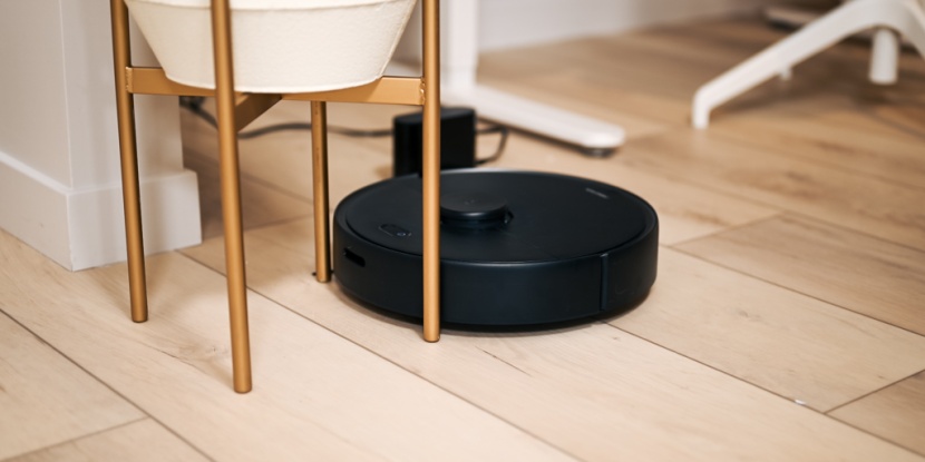 roborock s4 max - excellent navigation around furniture legs and obstacles.