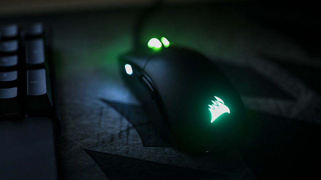 corsair sabre rgb pro - the is an average performing mouse that will find fans with those...