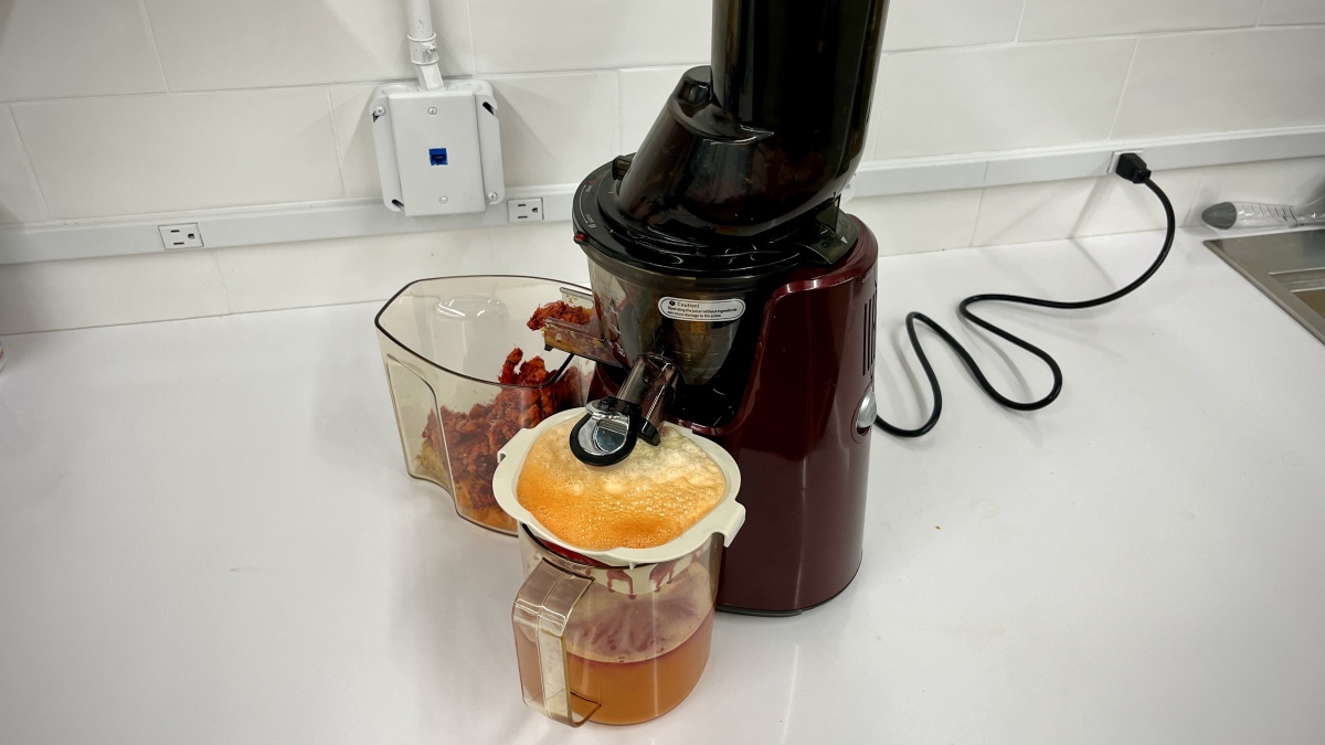 kuvings whole slow c7000s juicer review