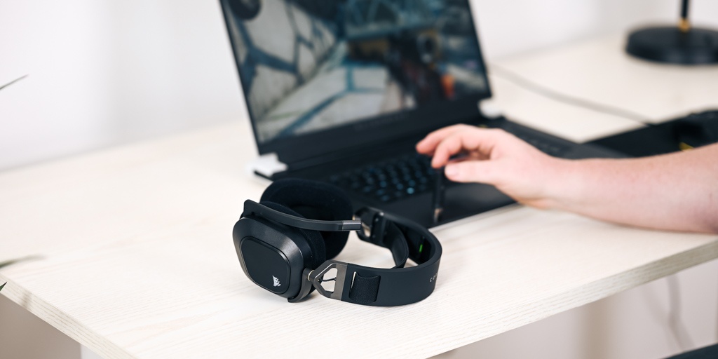 corsair hs80 rgb wireless - the music that is produced by the corsair's speakers is full and rich.