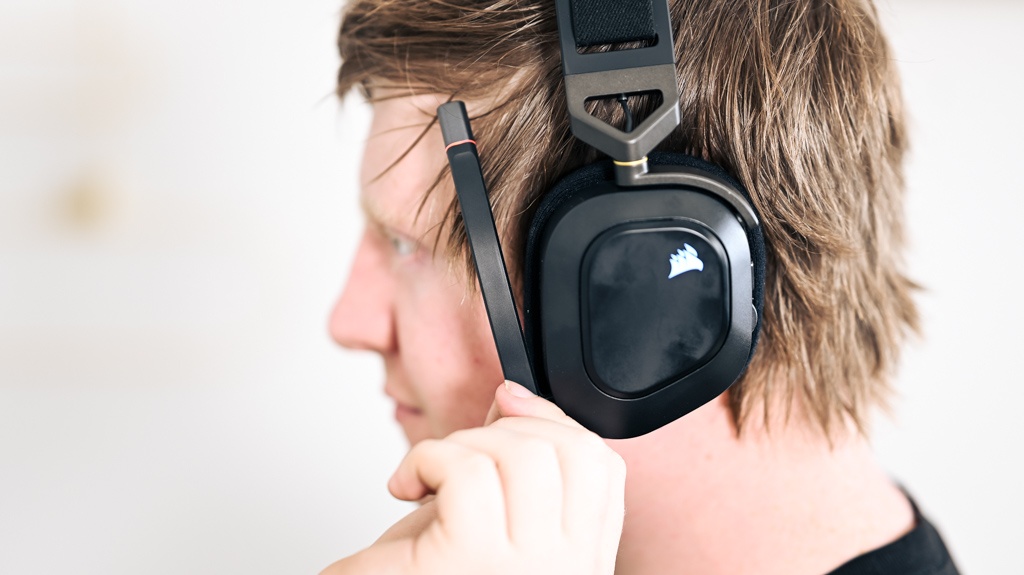 corsair hs80 rgb wireless gaming headset review