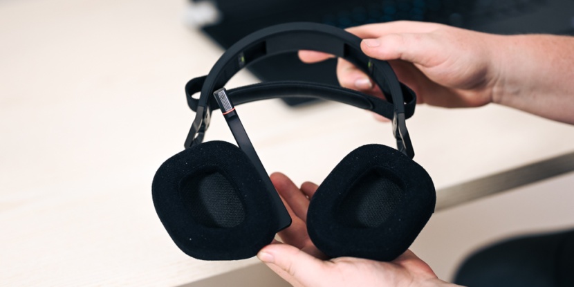 corsair hs80 rgb wireless - the headband on the corsair received a lukewarm reception from our...