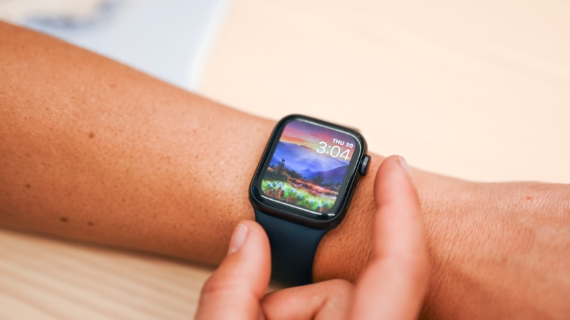 apple watch se - the se has a top-quality display. as expected for being an apple...