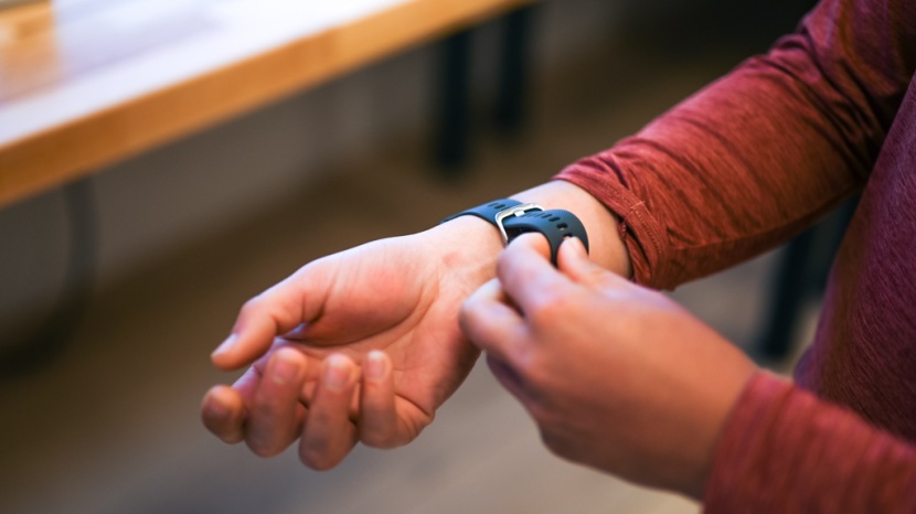 garmin vivoactive 4 - you will find that this tracker is very easy to put on.