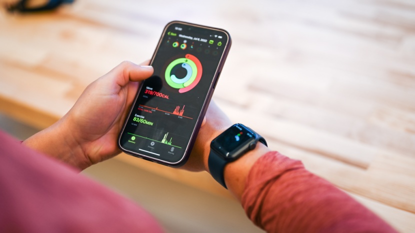 apple watch se - we thought that the myfitnesspal app was top notch.