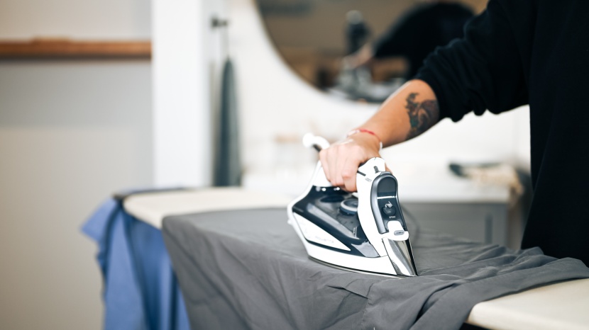 rowenta focus excel dw5280 - on cotton and linen, the focus excel performs admirably. but across...