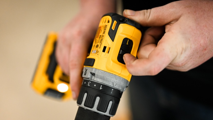 dewalt extreme 12v max dcd701f2 - it&#039;s really easy to shift between gears on this model.
