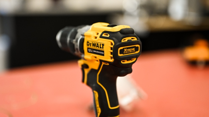 dewalt 20v xr brushless dcd791b - we enjoyed how light this model is.