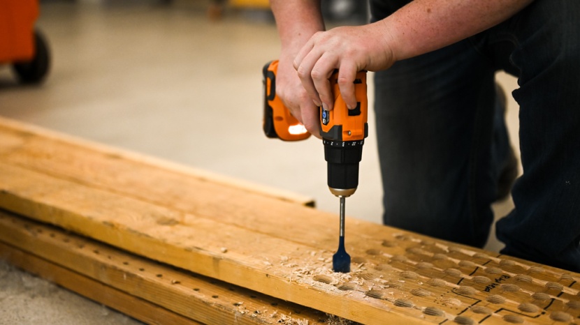 ridgid r86001 - the ridgid does just fine at drilling 1&quot; holes in wood as long as...