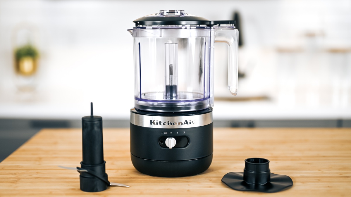 KitchenAid 5-Cup Review (The 5-cup device is battery operated, has two power levels, and comes with a single blade.)