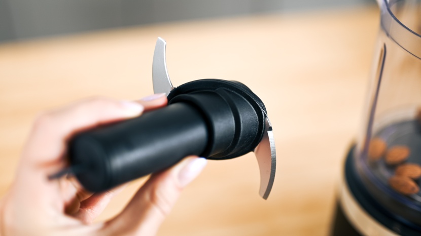 kitchenaid 5-cup - the small blades on the kitchenaid did not hold up well against our...