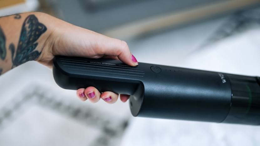 wyze handheld - the wyze's shape and nozzle's position made it hard to access the...