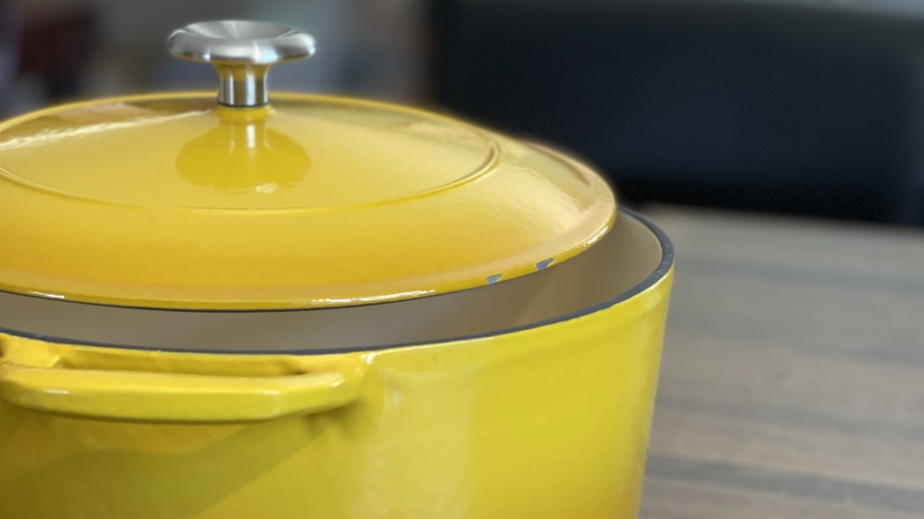  La Cuisine Enameled Cast Iron Dutch Oven - Casserole Dish Pot  with Lid, 6.5 QT 11 Inches Dia. Matte Black Enamel Interior, Teal Porcelain  Enamel Exterior Oven-Safe: Home & Kitchen