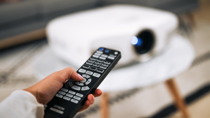 epson home cinema 5050ub 4k pro-uhd - large backlit buttons, digital lens shift, and focus features made...