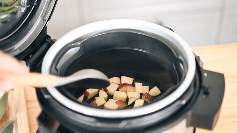 ninja foodi smart xl - we loved the ninja's non-stick pots. they were amazing to cook with...