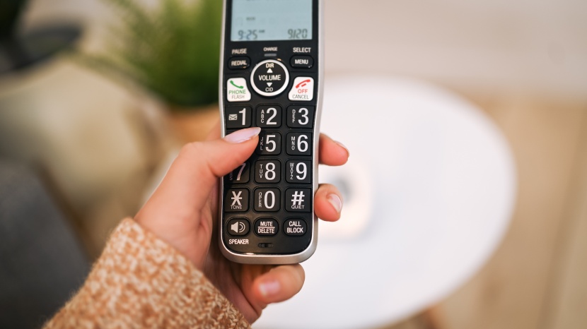 cordless phone - the numbers on the at&amp;amp;t bl102 are really easy to read