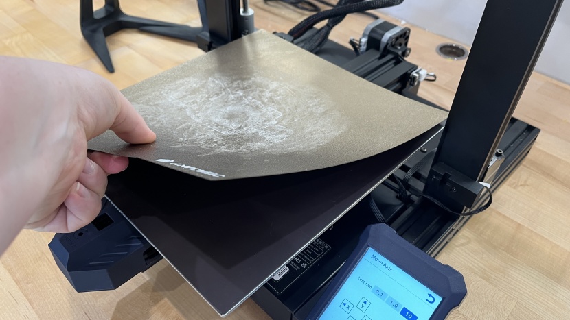 anycubic vyper - the vyper&#039;s removable, spring steel print bed.