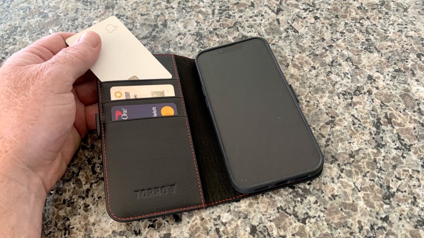 the torro leather wallet has three credit card slots.