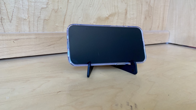 the casekoo crystal clear includes a foldable stand.