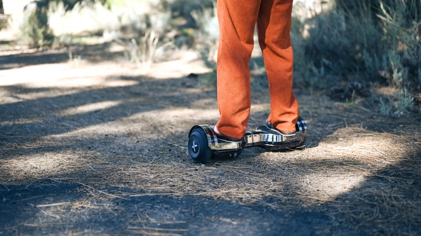 hover-1 chrome 2.0 - the speakers on the chrome 2.0 are loud enough to listen to podcasts...