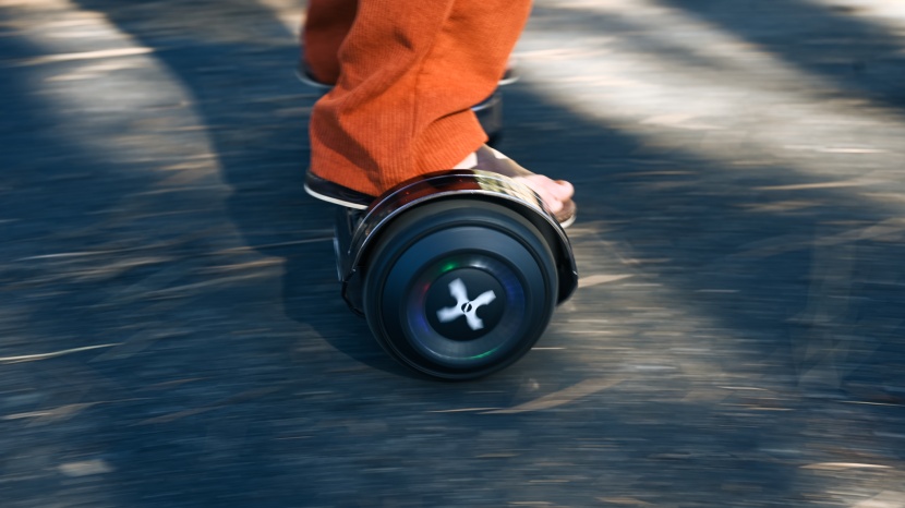 hover-1 chrome 2.0 - the chrome 2.0 can achieve speeds up to 5.5 mph. while not nearly...