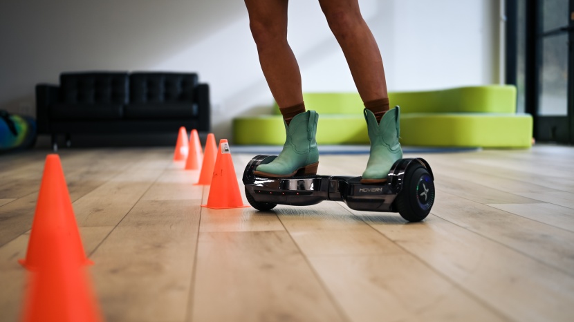 hover-1 chrome 2.0 - the foot pads on the chrome 2.0 provide ample real estate for...