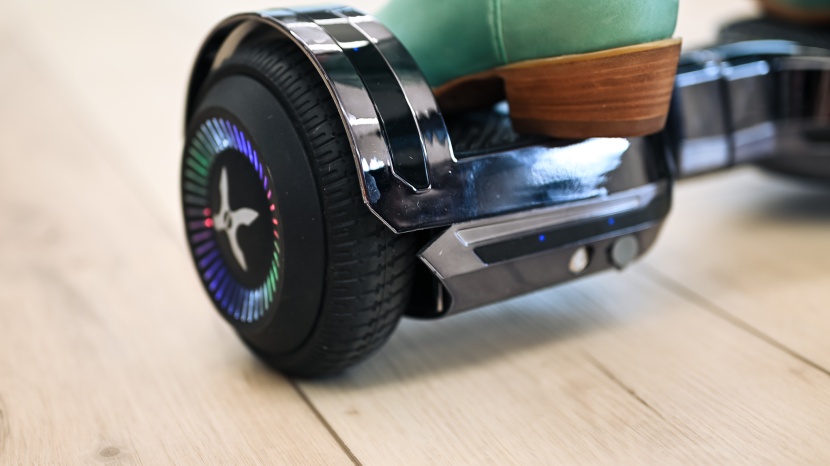 hover-1 chrome 2.0 - our board sustained minor damage during testing. here we see the...