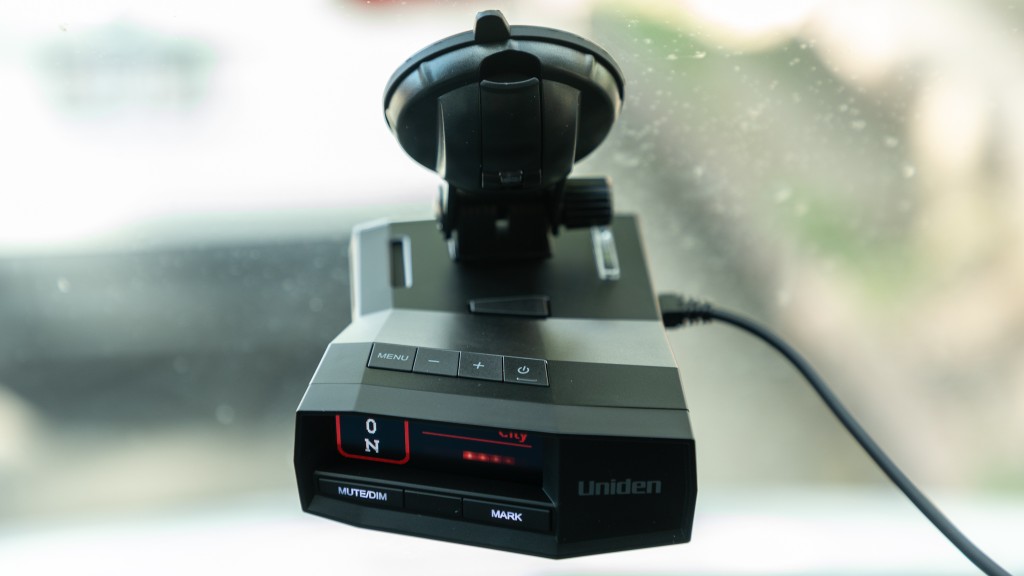 How to Set Up and Configure your Uniden R8 Radar Detector