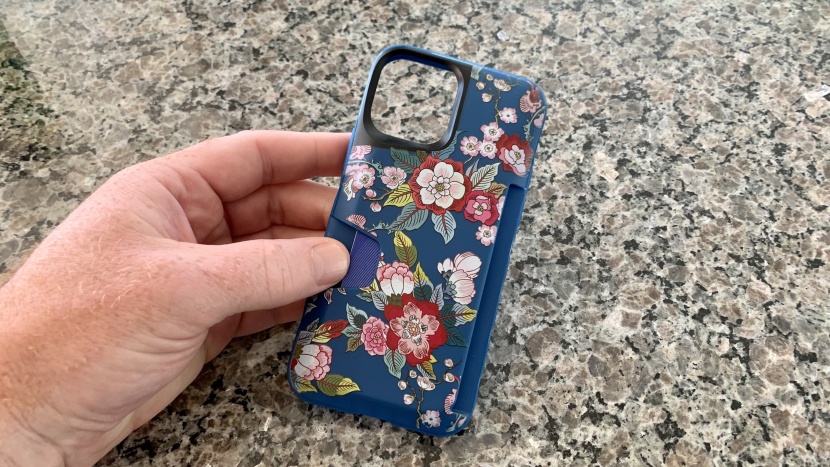 the smartish wallet slayer houses two cards in the back of the case.
