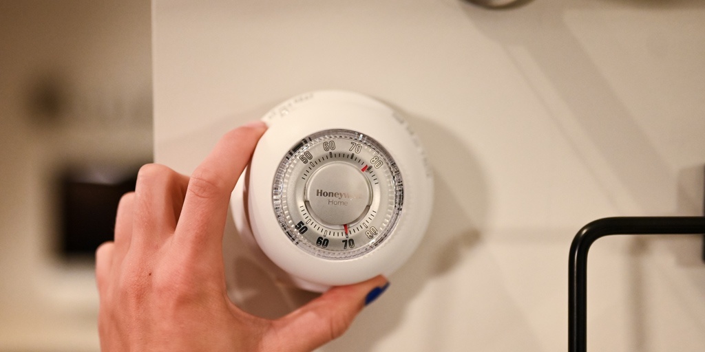 honeywell home ct87n1001 - the installation of this device is easy enough. however, honeywell...