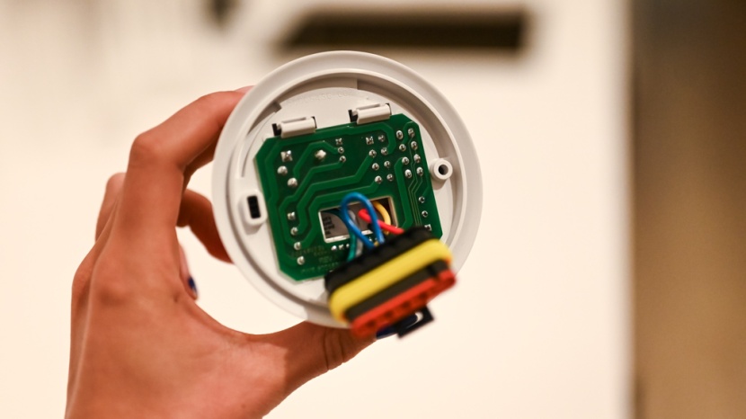 honeywell home ct87n1001 - setting up this device is about as easy as it gets -- just hook up...