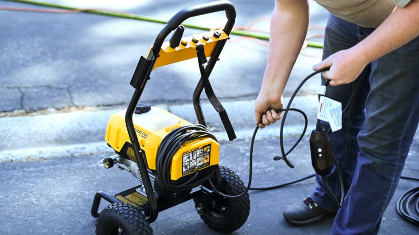 dewalt dwpw2400 - the power chord storage isn&#039;t the tightest we&#039;ve seen. but it works.