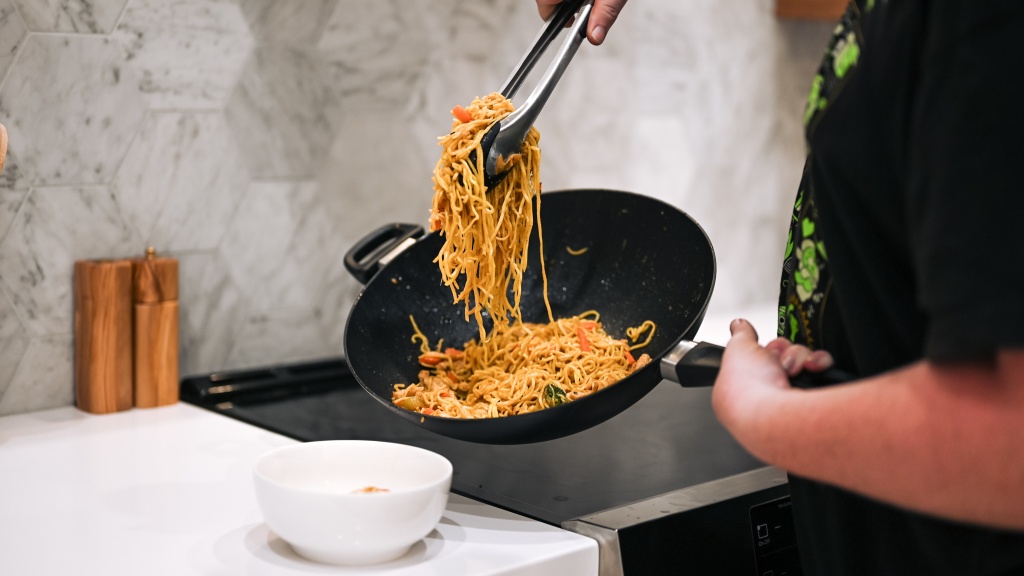 The 4 Best Woks  Tested by GearLab