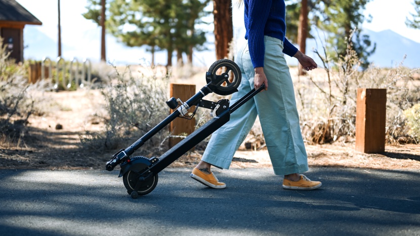 glion dolly 225-22 - while no one buys a scooter to lug it around, it is nice that there...